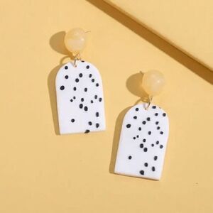 2/$21 Ladies Polka Dot Earrings
